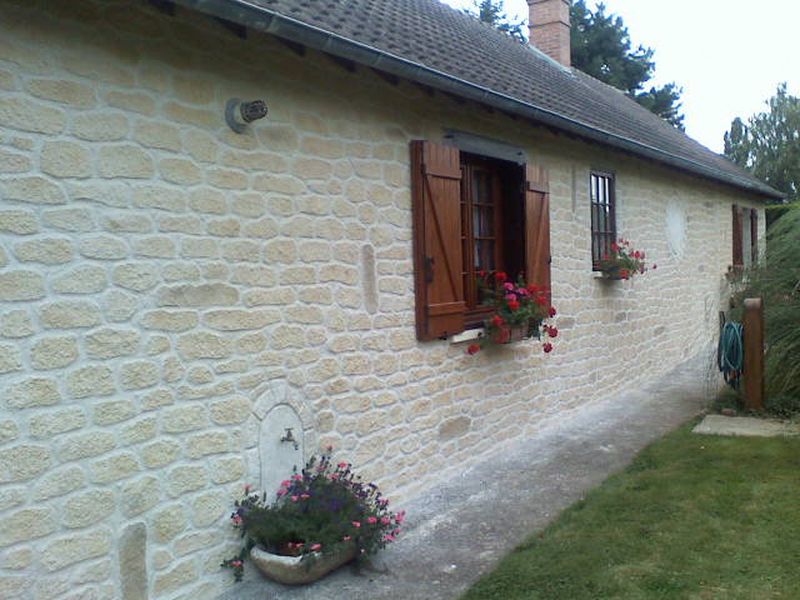 Joint à la chaux, façade en pierre à Chaux-lès-Passavant