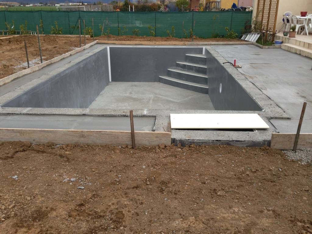 Création piscine béton dans le Doubs